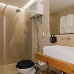 Ando Living - Corpo Santo House 아파트호텔 리스본