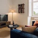 Ando Living - Corpo Santo House 아파트호텔 리스본