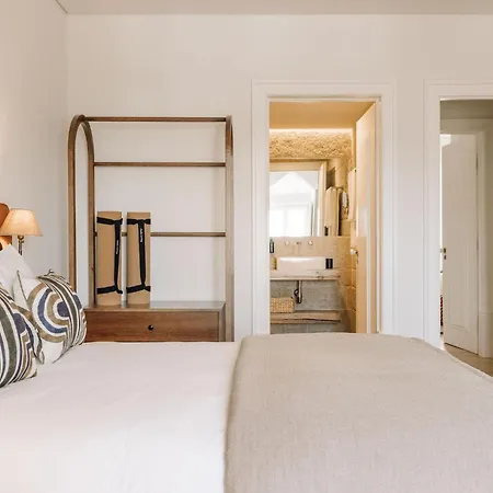 Ando Living - Corpo Santo House