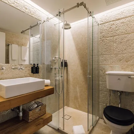 Ando Living - Corpo Santo House Lissabon